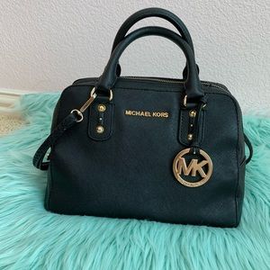 Price Drop Sale ** MICHAEL KORS VERSATILE PURSE